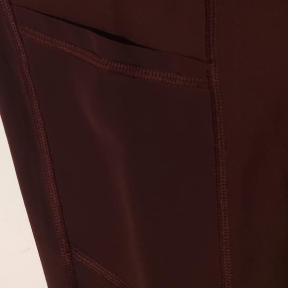 Athleta Slash Stealth 7/8 Tight Mesh Panels Leggings Burgundy Pockets Fitted S - Picture 13 of 16
